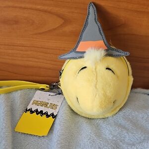 Peanuts Yellow Plush Bag with Gray Hat